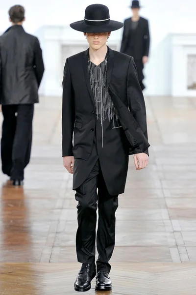 Look 26